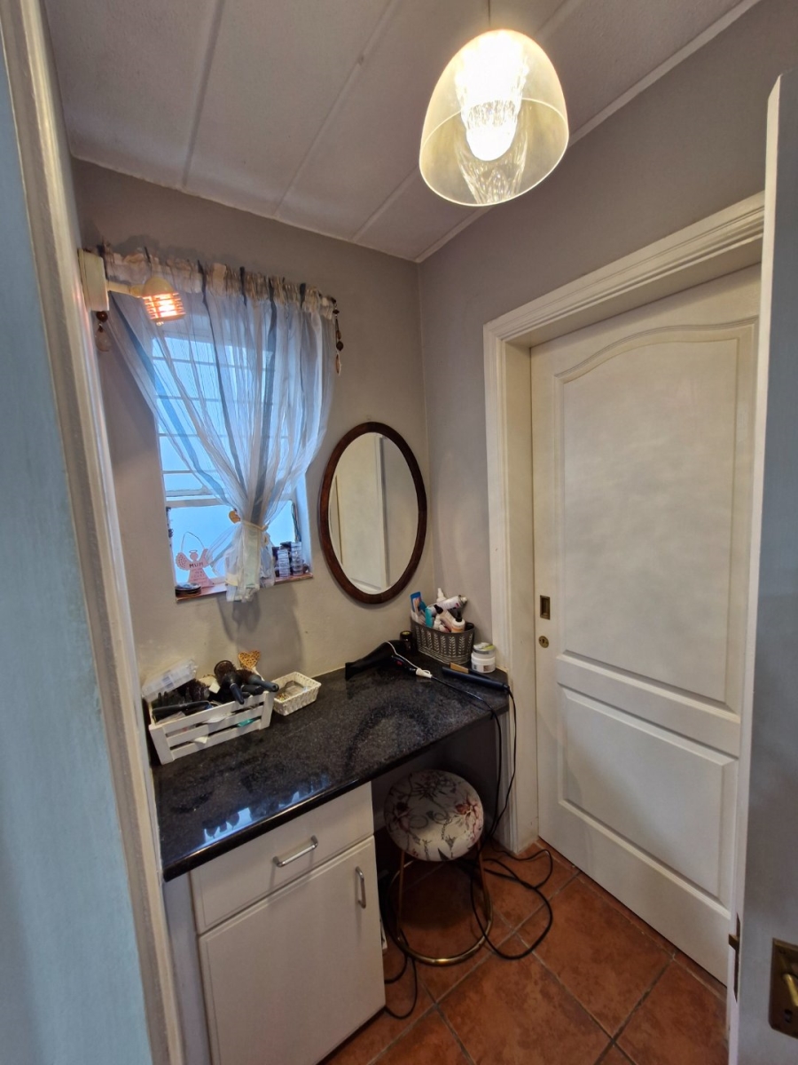 4 Bedroom Property for Sale in Caribbean Beach Club North West